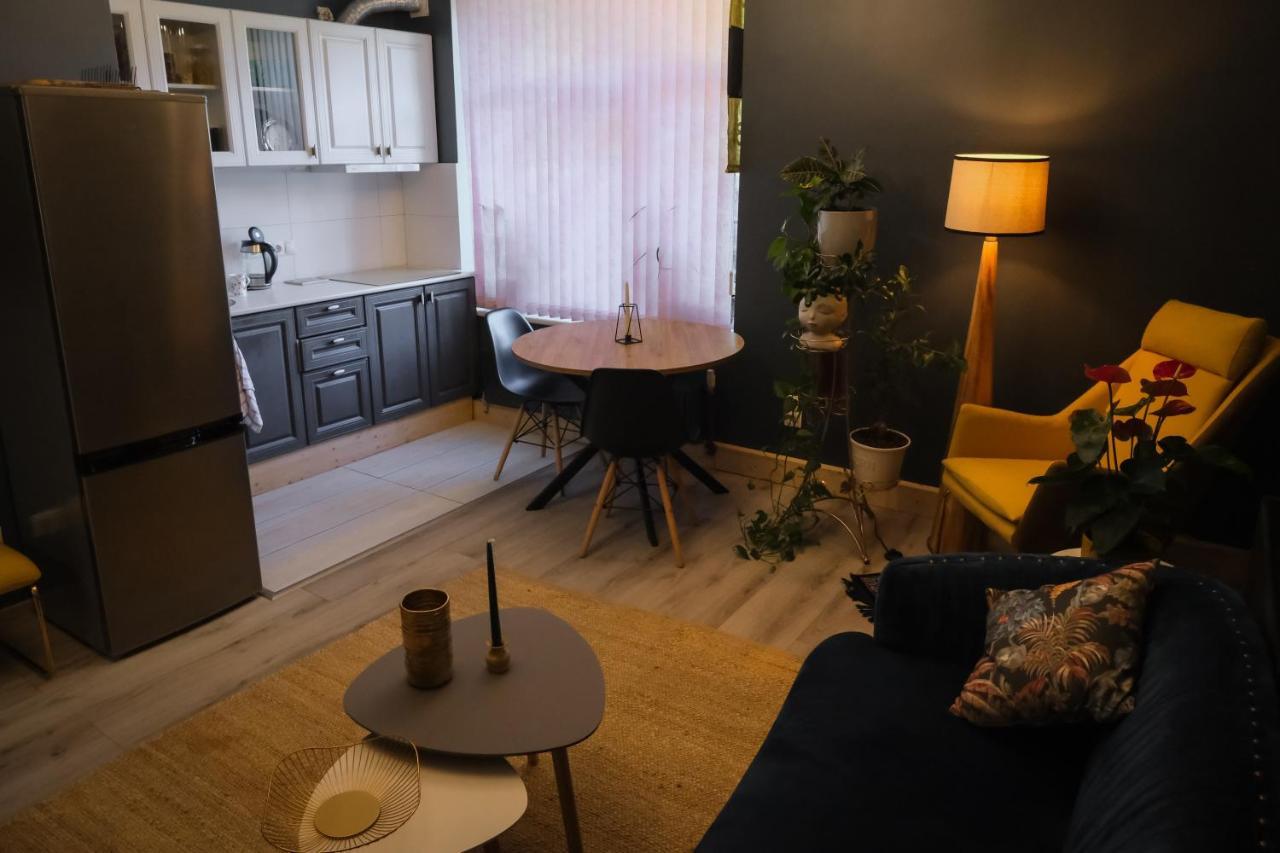 Silti, Atjaunoti Dzivokli Tuvu Centram - 1St Floor Apartment Riga Exterior photo